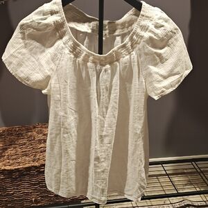 beachlunchlounge White Short-Sleeve Gathered Neck Blouse